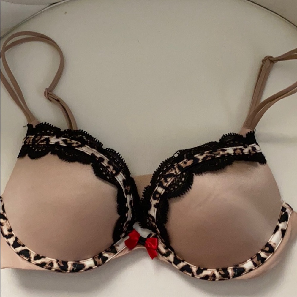 Victoria's Secret Very Sexy push-up bra